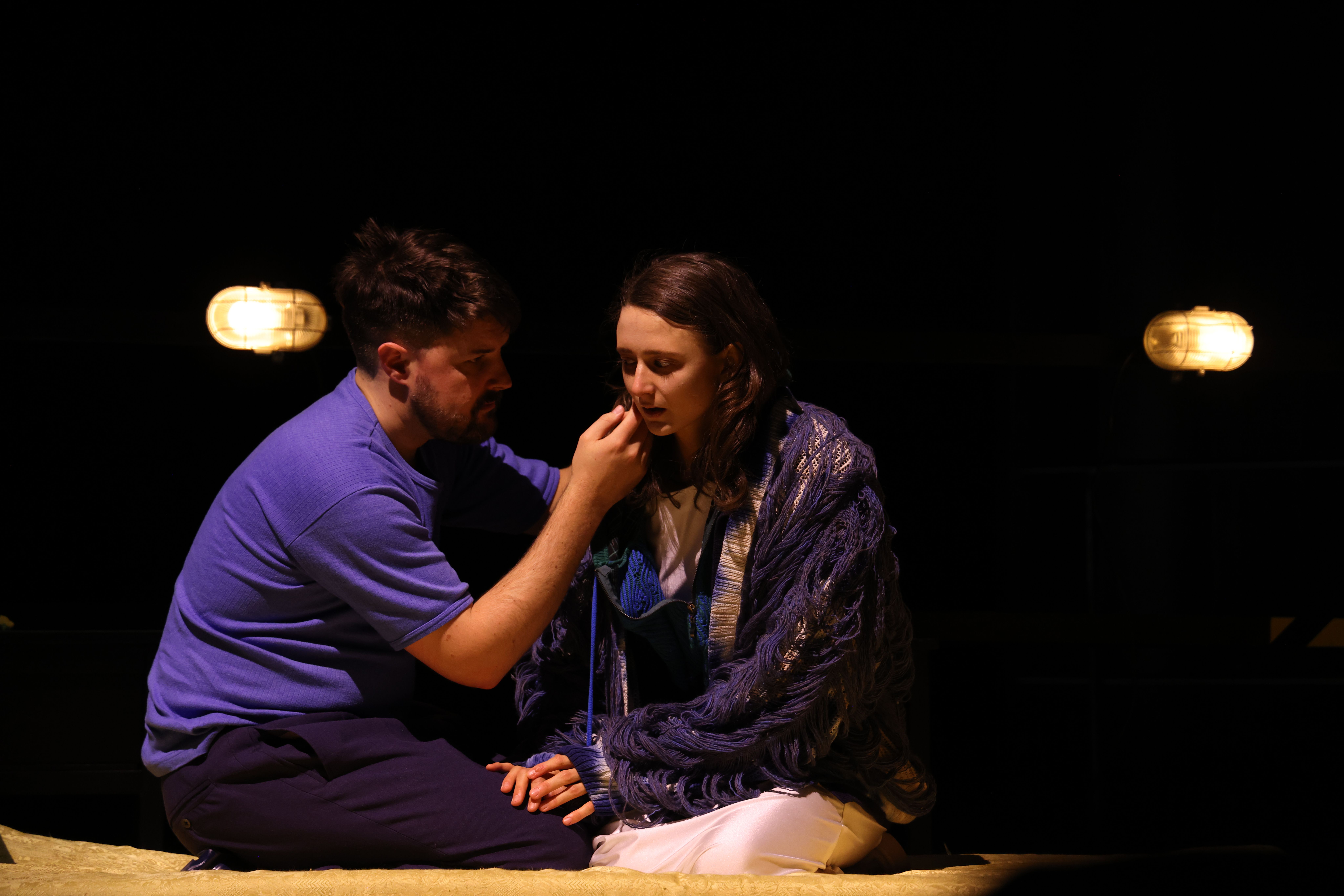 Immer tragfähigen Stimme auch noch die hinterste Reihe des Bremer Goethe-Theaters erreichte.